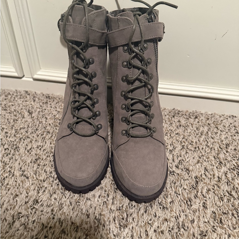 Women's Gray Lace-Up Ankle Boots
